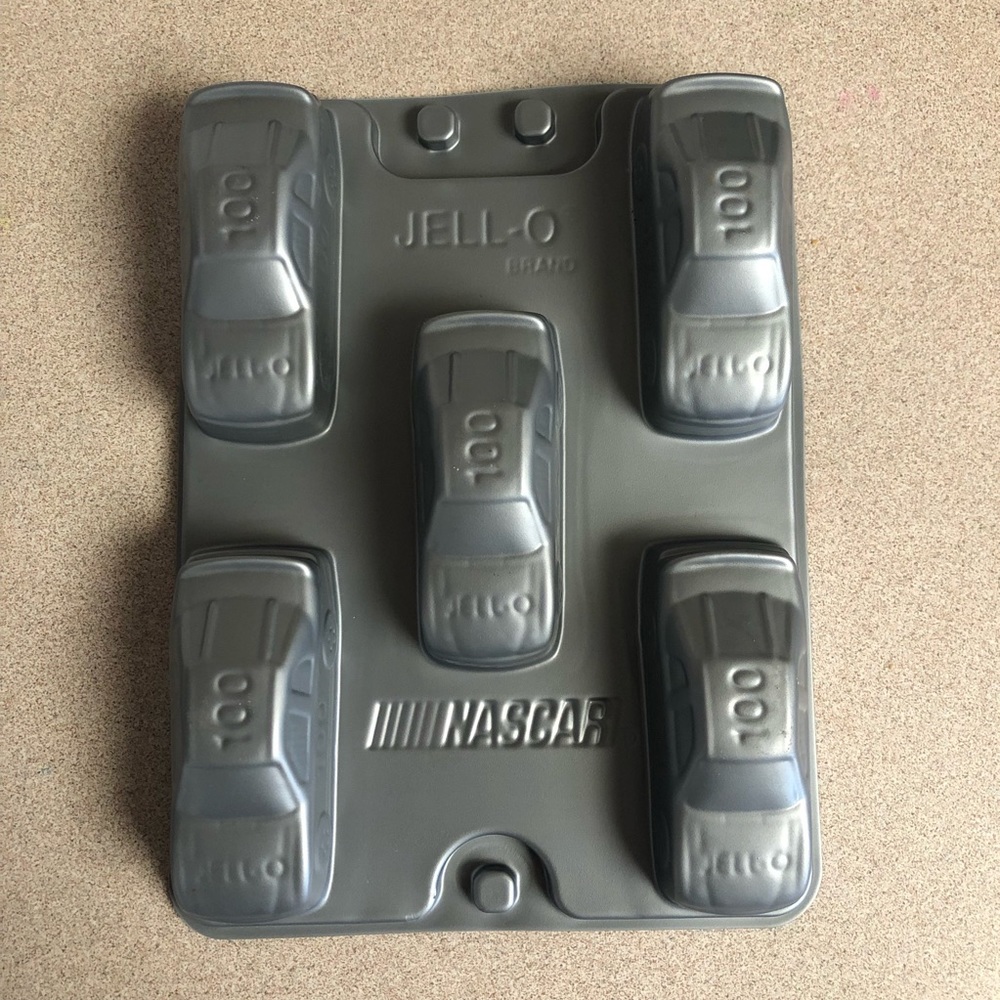 🆕 NASCAR Jello Mold
